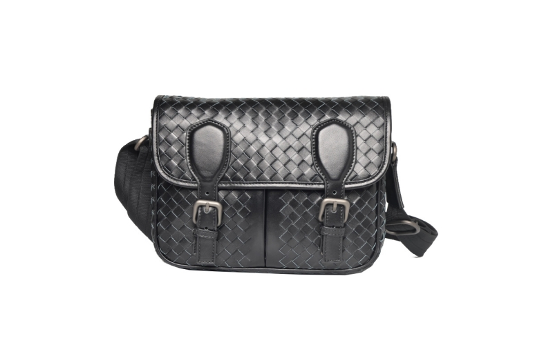 斜挎包男ins小包女式单肩包迷你小号时尚潮流编织男包真皮