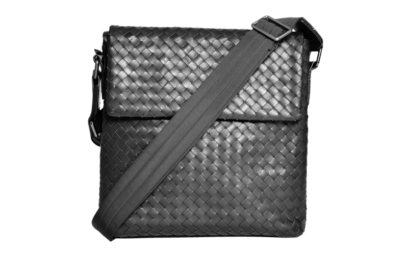 男包竖款斜挎包男潮牌男士包包商务休闲真皮编织个性街头