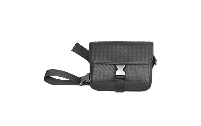 男士斜挎包小包包2021新款小挎包ins潮男手机包腰包真皮轻便