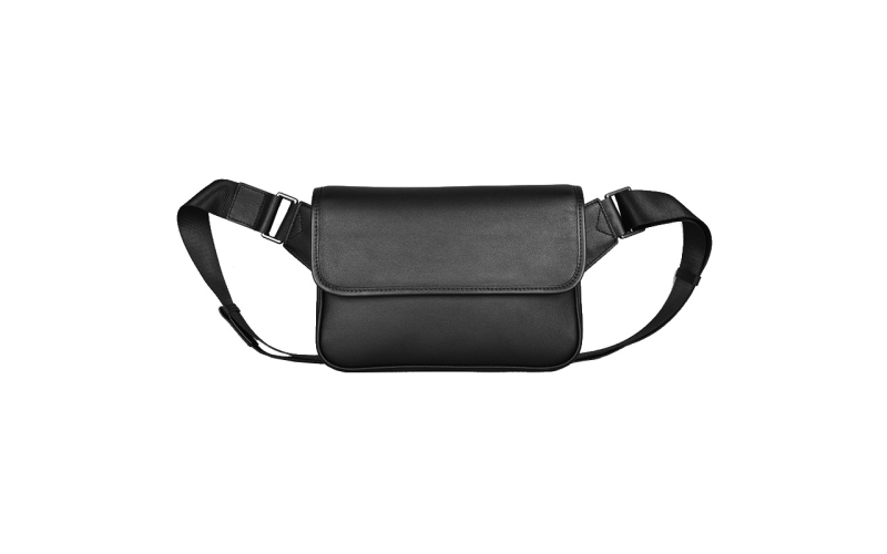 男士胸包斜挎包男潮真皮男包胸前包设计感夏季高级感男小背包牛皮