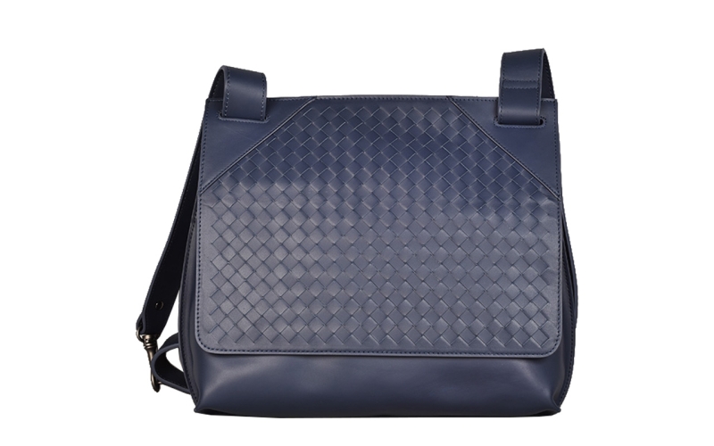 男士斜挎包单肩包真皮编织男包新款潮牌设计感邮差包大容量