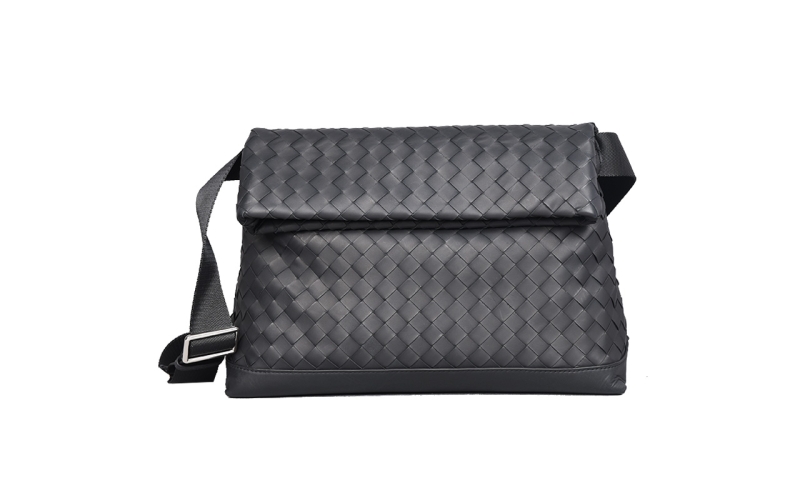 单肩包斜挎包男潮真皮编织男包潮牌大容量邮差包大号挎包