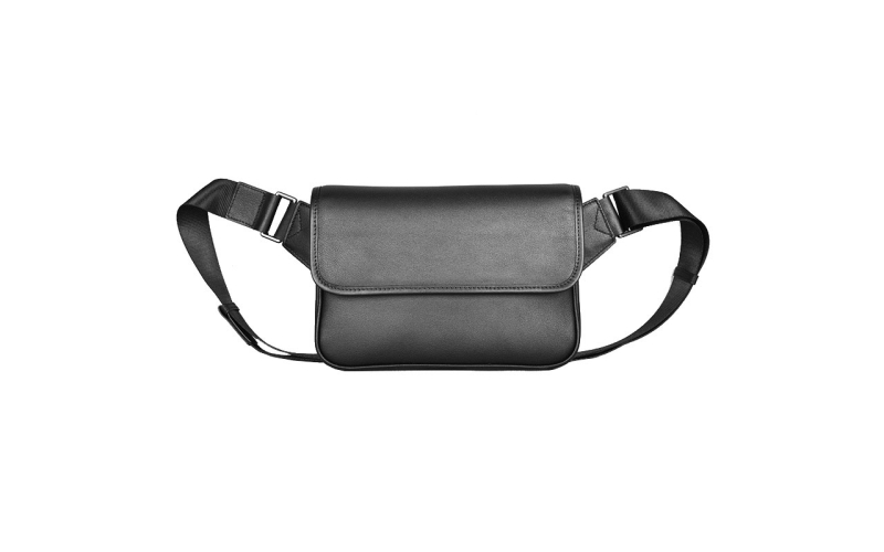 胸包男2024新款斜挎包横款真皮胸前包轻便款设计感小众翻盖式休闲