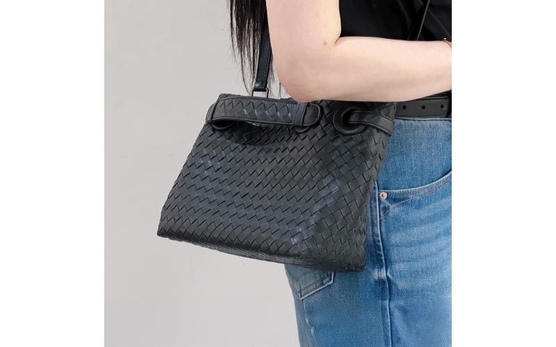 crossbody bags BV9305